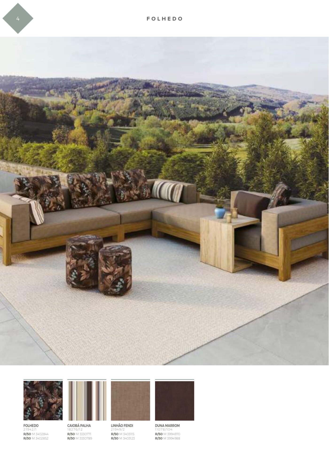 Sofá modular madeira com almofadas Acquablock Kodus Fendi em terraço com vista de montanhas
