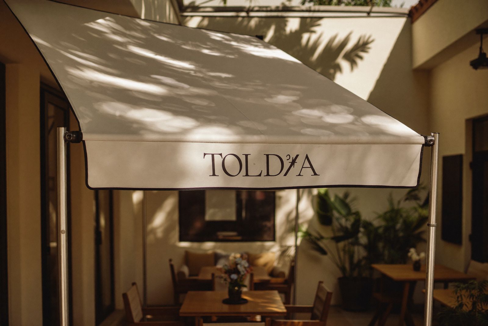Tecido Lona para Toldo — A lona certa para cobrir bem.